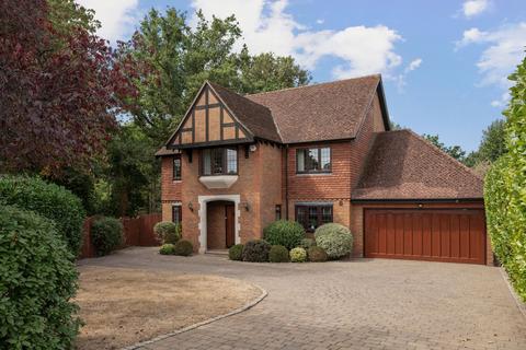 5 bedroom detached house for sale, Oatlands Drive, WEYBRIDGE, KT13