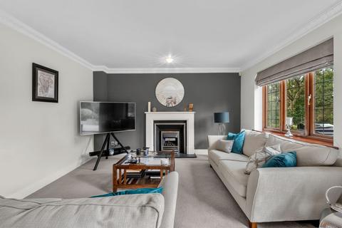 5 bedroom detached house for sale, Oatlands Drive, WEYBRIDGE, KT13