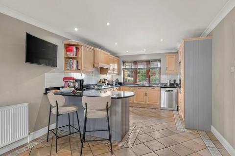 5 bedroom detached house for sale, Oatlands Drive, WEYBRIDGE, KT13