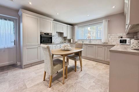 3 bedroom detached bungalow for sale, Weavers Rise, Telford TF2