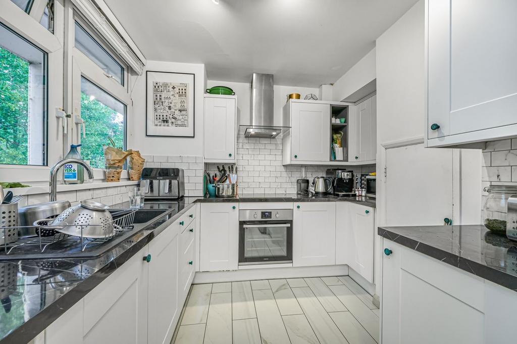House in London - View 5
