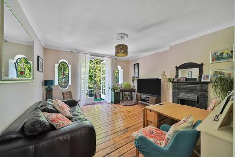 2 bedroom flat for sale, Victoria Park Square, Mulberry House Victoria Park Square, E2