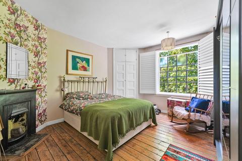 2 bedroom flat for sale, Victoria Park Square, Mulberry House Victoria Park Square, E2