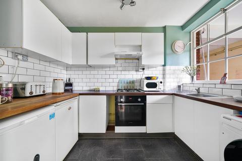 2 bedroom flat for sale, Victoria Park Square, Mulberry House Victoria Park Square, E2