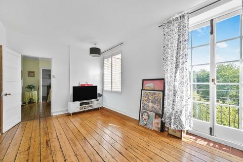 2 bedroom flat for sale, Victoria Park Square, Mulberry House Victoria Park Square, E2