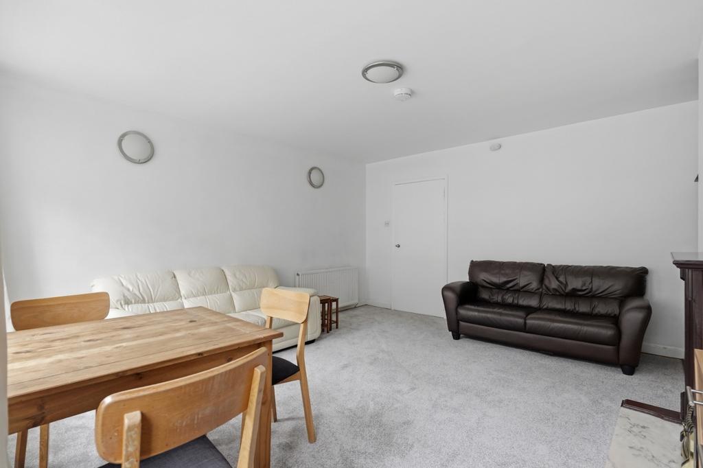 Apartment in Edinburgh - View 3