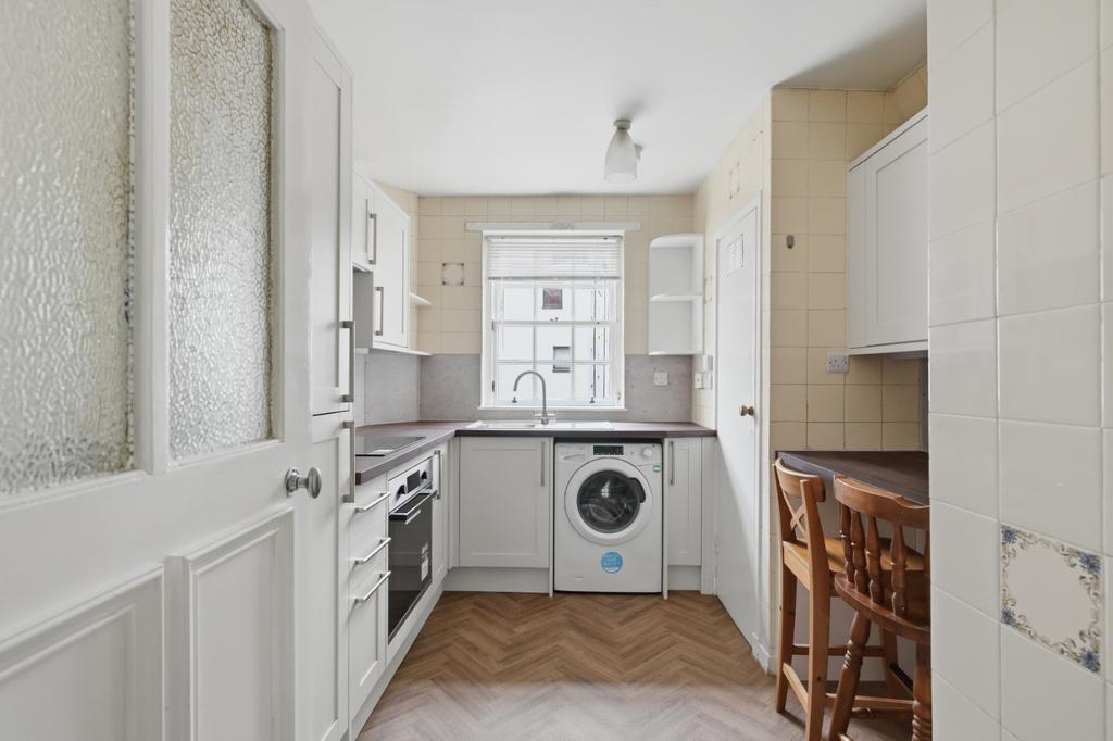 Apartment in Edinburgh - View 4