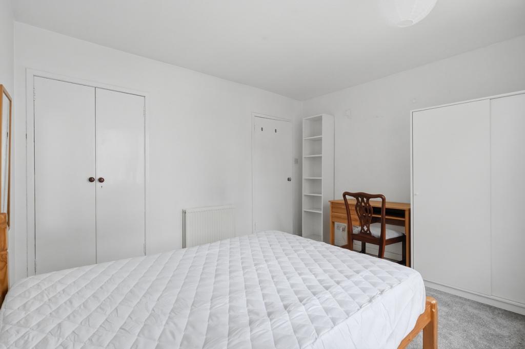 Apartment in Edinburgh - More