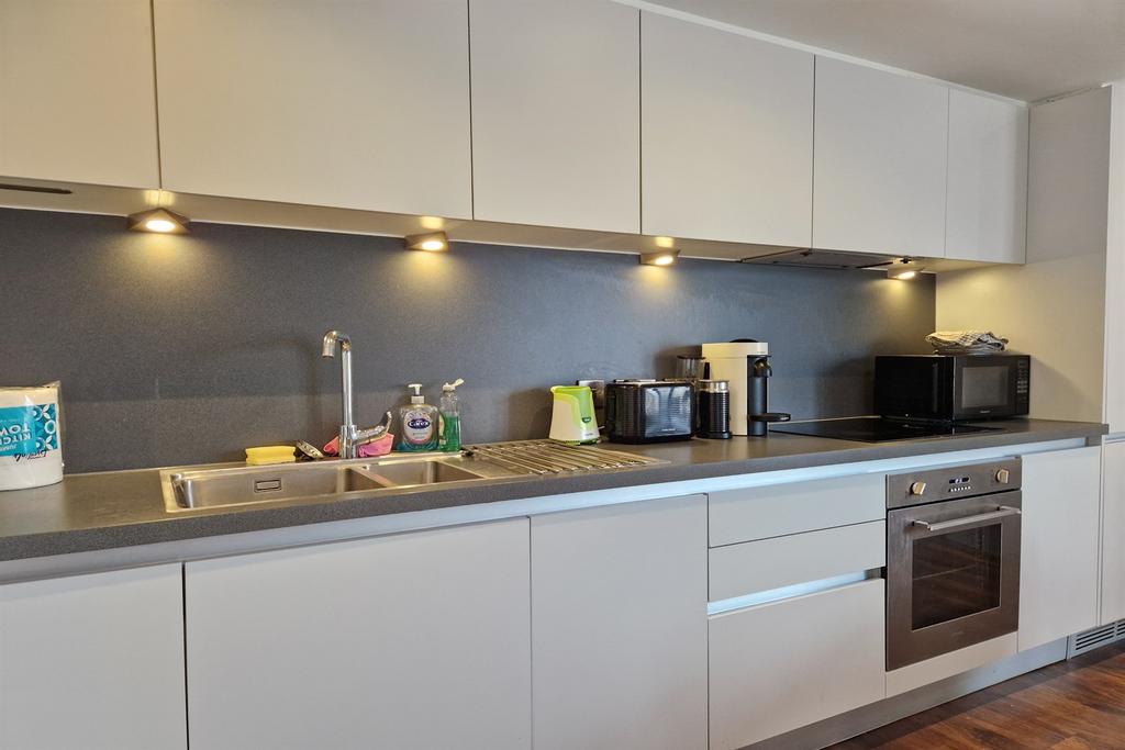 Apartment in Salford - View 2