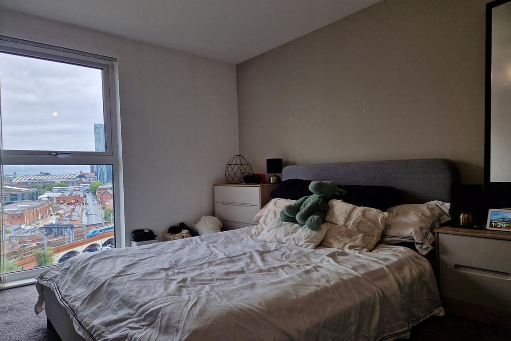 Apartment in Salford - More