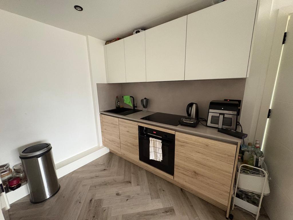 Apartment in Sheffield - View 3