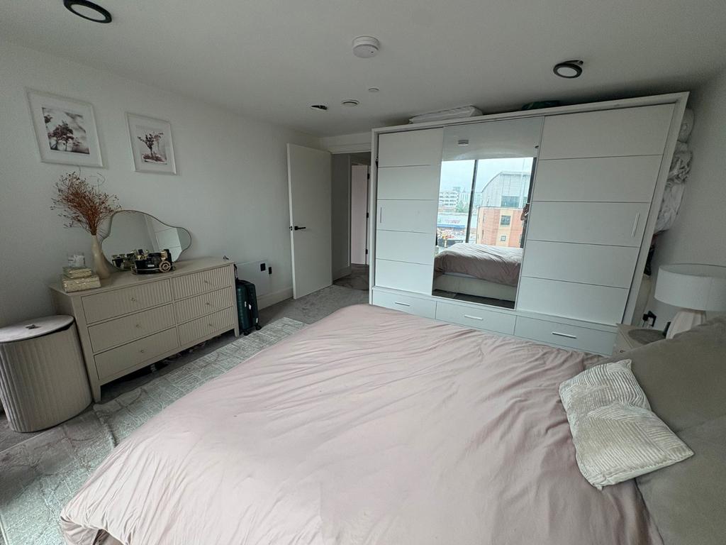 Apartment in Sheffield - More