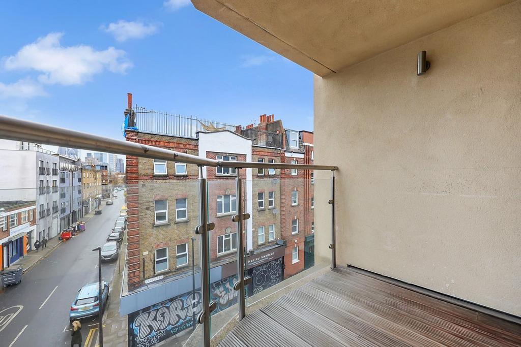 Apartment in London - More