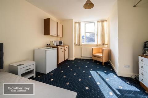 8 bedroom flat for sale, Market Street, Buxton