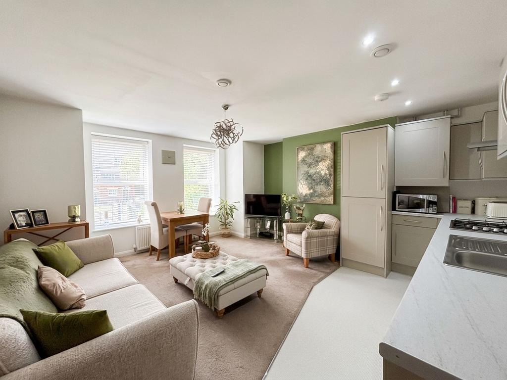 Apartment in Salford, Greater Manchester - View 2