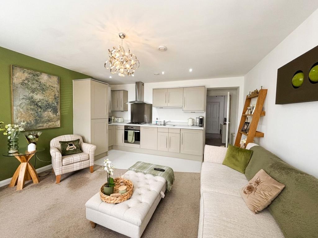 Apartment in Salford, Greater Manchester - View 3