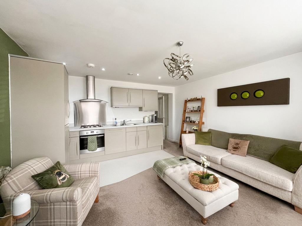 Apartment in Salford, Greater Manchester - View 4