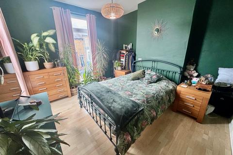 4 bedroom semi-detached house for sale, Park Street, Scarborough