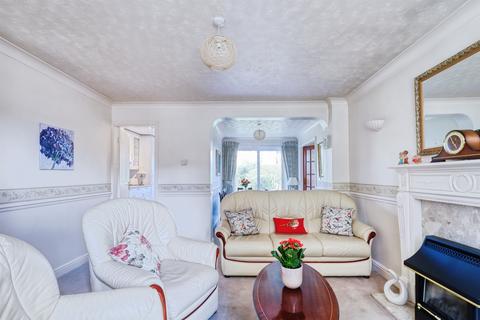 3 bedroom detached house for sale, Kirkfield Drive, Leeds