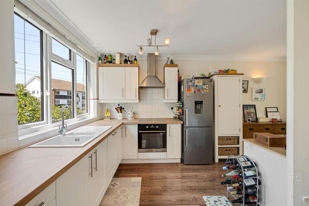 House in Bromley - View 2