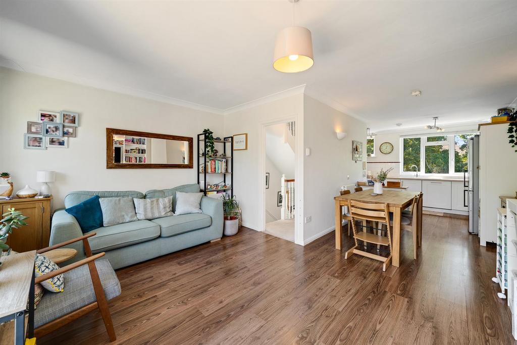 House in Bromley - More