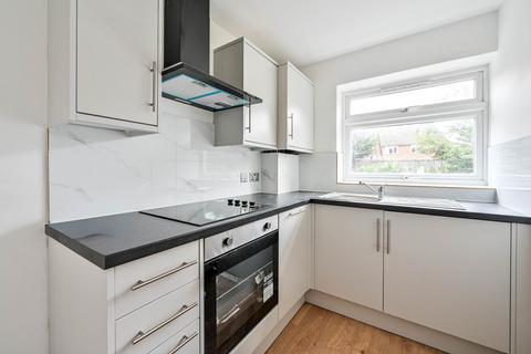 2 bedroom maisonette for sale, Bisley Close, Worcester Park, KT4