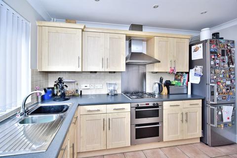 3 bedroom townhouse for sale, The Lakes, Larkfield, Aylesford