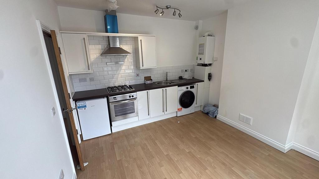 Apartment in Bristol - View 3