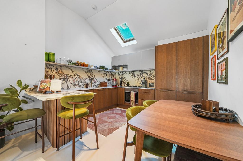 House in London - View 2