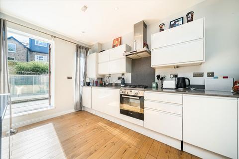 2 bedroom flat for sale, East Dulwich Grove, London SE22