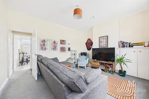 2 bedroom terraced house to rent, Oakwood Drive, Leeds LS26