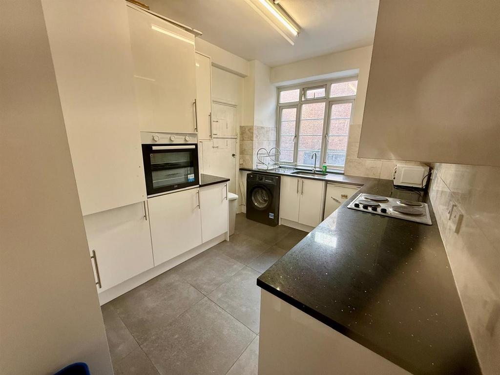 House in Swiss Cottage - More