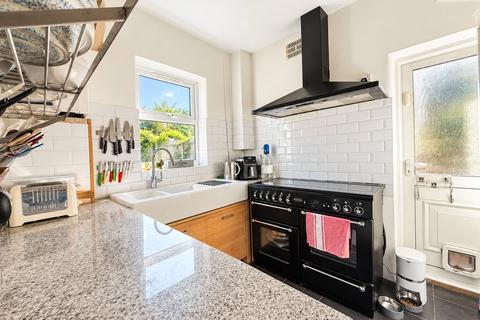 3 bedroom semi-detached house for sale, Baring Road, London, SE12