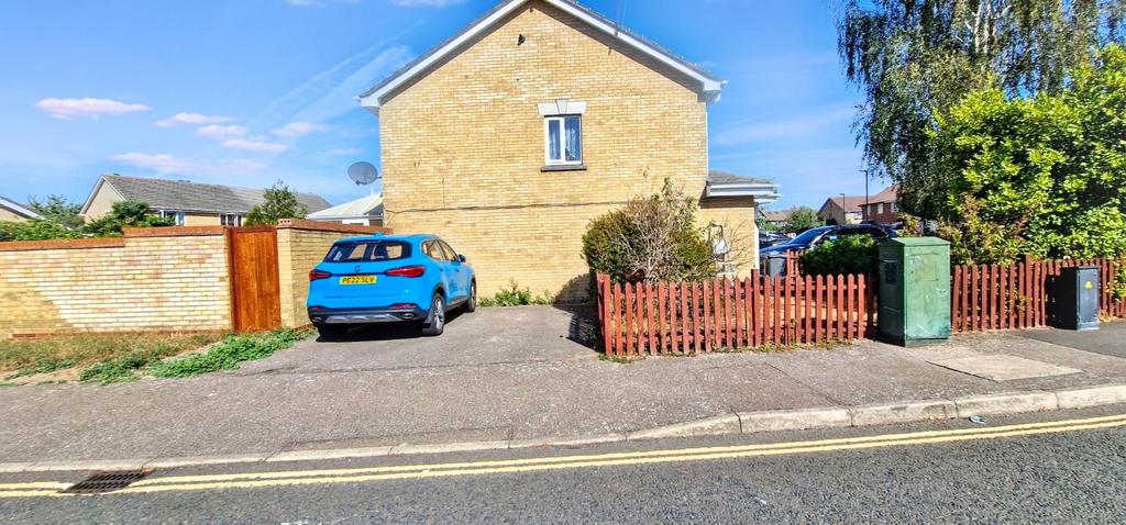 House in Feltham - View 2