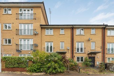 3 bedroom terraced house for sale, Lavington Close, London, E9