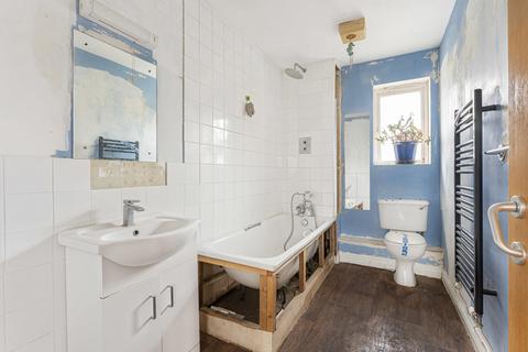 3 bedroom terraced house for sale, Lavington Close, London, E9