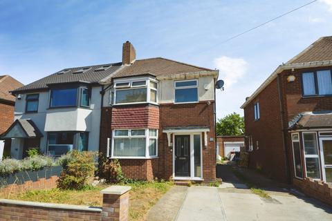 undefined, Hall Road, Isleworth TW7