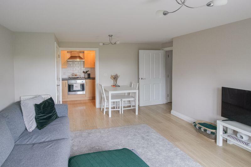 Apartment in Bristol - View 3