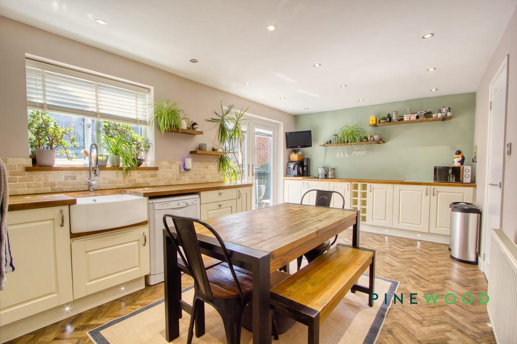 House in North East Derbyshire, Killamarsh - View 4