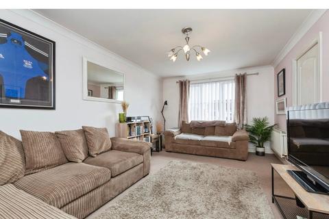 2 bedroom flat to rent, Glamis Court, Houghton Le Spring, DH4