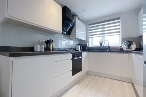 3 bedroom terraced house to rent, Farnborough Road, Nottingham NG11