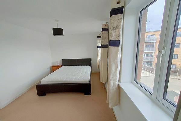 House in London - View 2