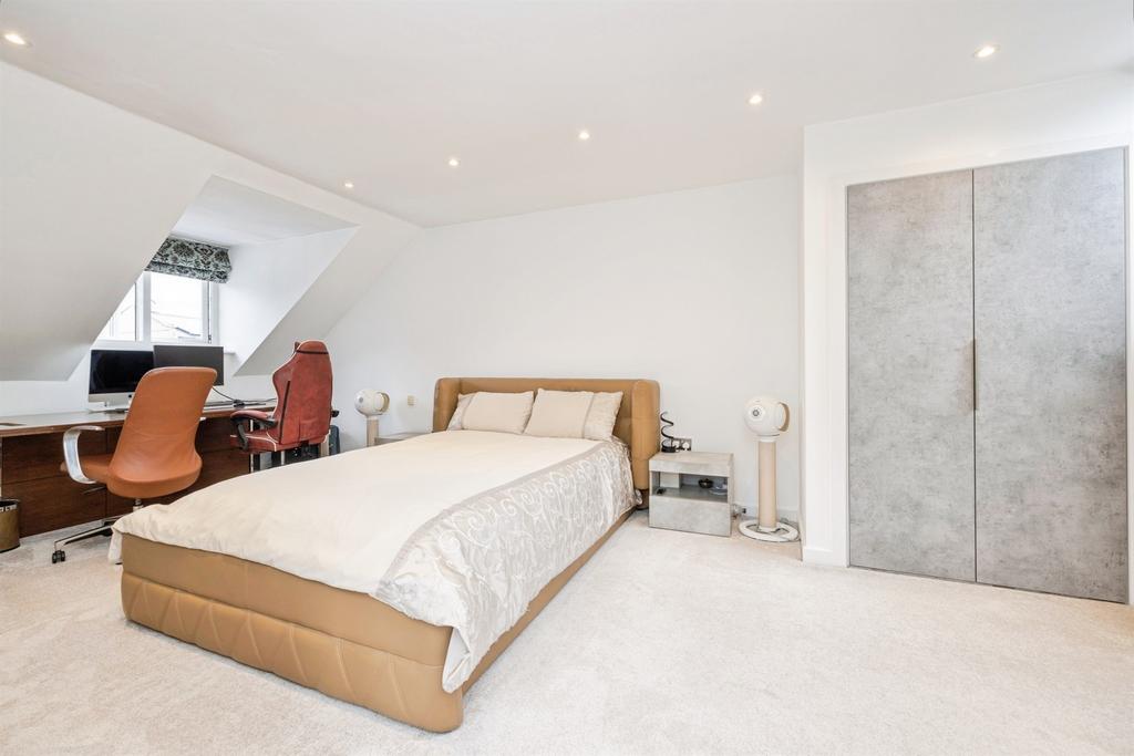 House in Watford - View 5