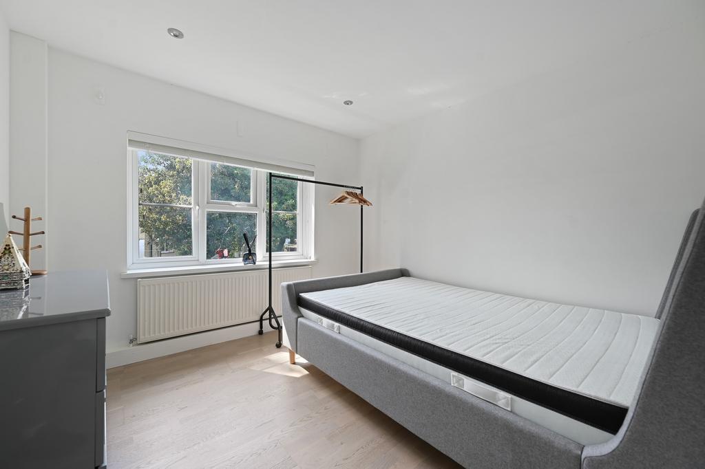 Apartment in Hayes - View 5