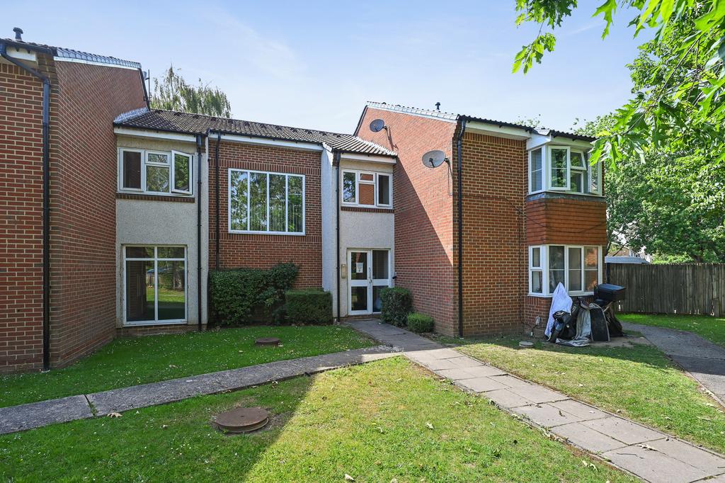 Apartment in Hayes - More