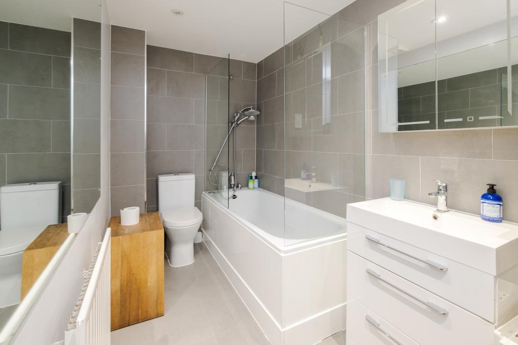 Apartment in London - More