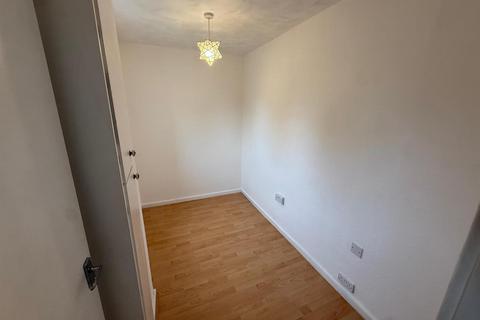 3 bedroom maisonette to rent, Rossefield Terrace, LEEDS LS13