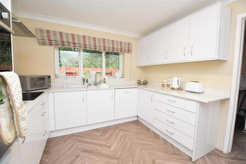 3 bedroom detached house to rent, Hatchland Road, Poltimore, Exeter