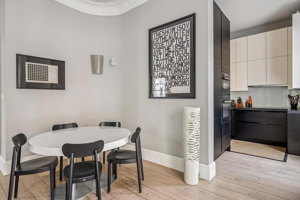 Apartment in London - View 5