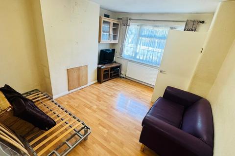 2 bedroom end of terrace house to rent, Harrow, London HA1